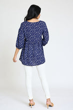 Load image into Gallery viewer, lightweight Button Accent Ditsy Floral Tunic
